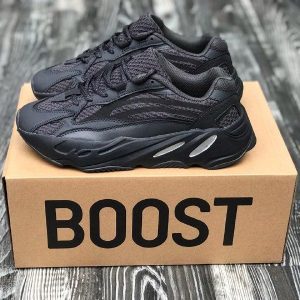 Кроссовки мужские Adidas Yeezy Boost 700 V2 Black