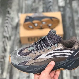 Кроссовки мужские Adidas Yeezy Boost 700 V2 Geode