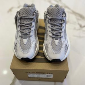 Кроссовки мужские Adidas Yeezy Boost 700 V2 Static Reflective