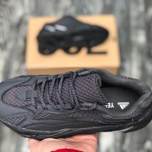 Кроссовки мужские Adidas Yeezy Boost 700 V2 Black