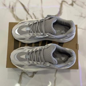 Кроссовки мужские Adidas Yeezy Boost 700 V2 Static Reflective