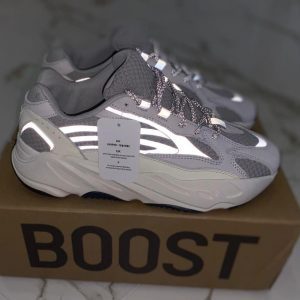 Кроссовки мужские Adidas Yeezy Boost 700 V2 Static Reflective