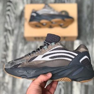 Кроссовки мужские Adidas Yeezy Boost 700 V2 Geode