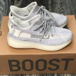 Кроссовки женские Adidas Yeezy Boost 350