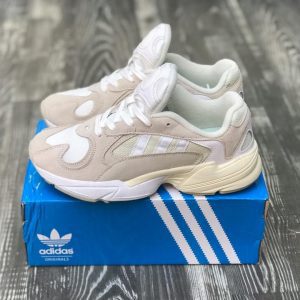 Кроссовки женские Adidas Yung