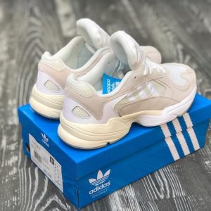 Кроссовки женские Adidas Yung