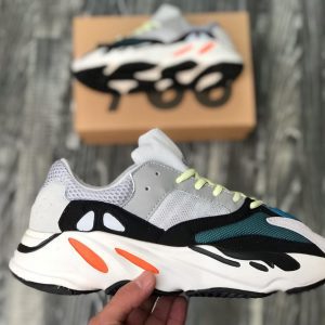 Кроссовки женские Adidas Yeezy Boost 700 Wave Runner