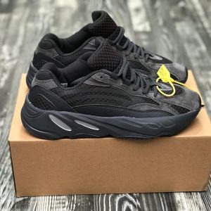 Кроссовки мужские Adidas Yeezy Boost 700