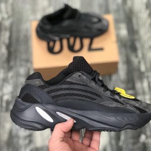 Кроссовки мужские Adidas Yeezy Boost 700