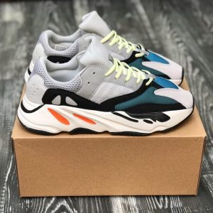 Кроссовки женские Adidas Yeezy Boost 700 Wave Runner