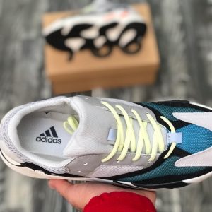 Кроссовки женские Adidas Yeezy Boost 700 Wave Runner