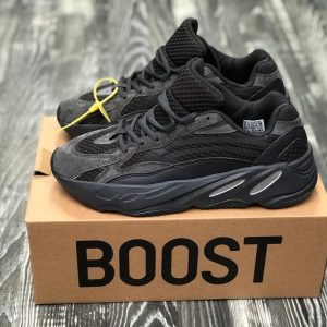 Кроссовки мужские Adidas Yeezy Boost 700