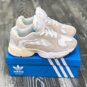 Кроссовки женские Adidas Yung