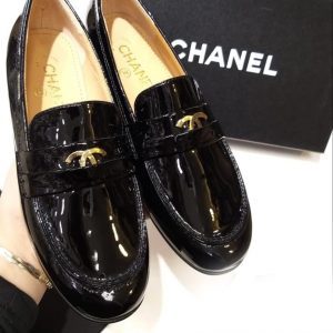 Лоферы женские Chanel Black Patent Leather