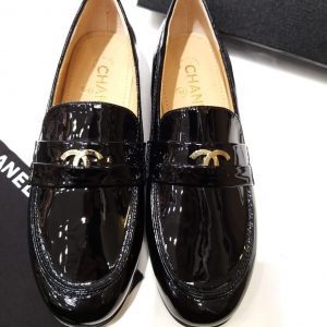 Лоферы женские Chanel Black Patent Leather