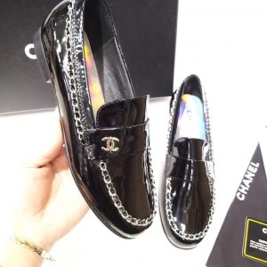 Лоферы женские Chanel Black Patent Leather with chain