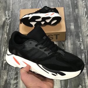 Кроссовки мужские Adidas Yeezy Boost 700 BW