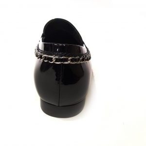 Лоферы женские Chanel Black Patent Leather with chain