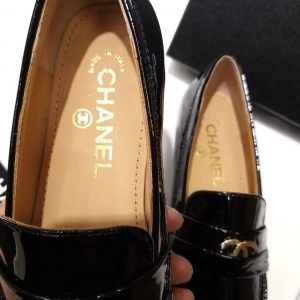 Лоферы женские Chanel Black Patent Leather