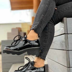 Лоферы женские Louis Vuitton BEAUBOURG Black Patent Leather