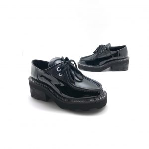 Лоферы женские Louis Vuitton BEAUBOURG Black Patent Leather