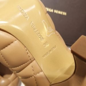 Туфли женские BOTTEGA VENETA Beige