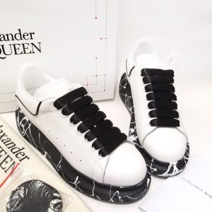 Кроссовки женские Alexander McQueen Black Lines