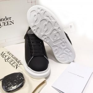 Кроссовки женские Alexander McQueen Black