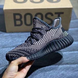 Кроссовки женские Adidas Yeezy Boost 350 V2 Yecheil Non-Reflective