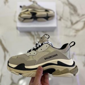 Кроссовки женские Balenciaga Triple S 1.0 Beige