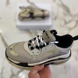 Кроссовки женские Balenciaga Triple S 1.0 Beige