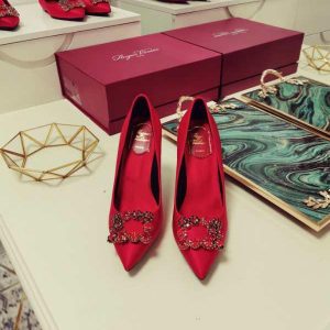 Туфли женские Roger Vivier Flower Strass Buckle Red