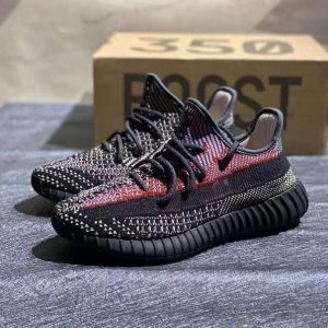 Кроссовки женские Adidas Yeezy Boost 350 V2 Yecheil Non-Reflective