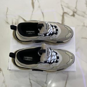 Кроссовки женские Balenciaga Triple S 1.0 Beige