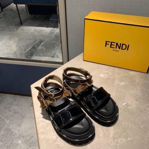 Сандалии женские Fendi