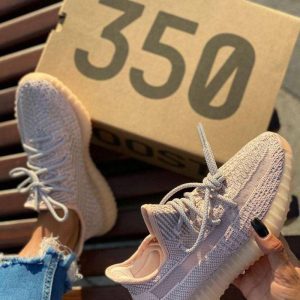 Кроссовки женские Adidas Yeezy Boost 350 V2