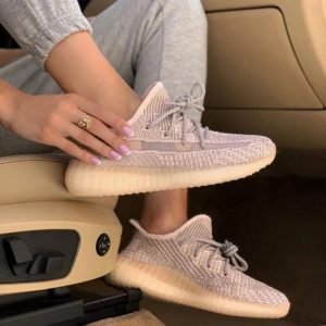 Кроссовки женские Adidas Yeezy Boost 350 V2