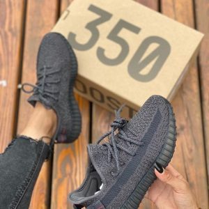 Кроссовки женские Adidas Yeezy Boost