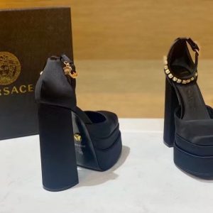 Туфли-лодочки Versace Medusa Aevitas