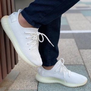 Кроссовки женские Adidas Yeezy Boost