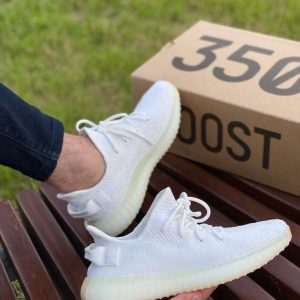 Кроссовки женские Adidas Yeezy Boost