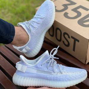 Кроссовки женские Adidas Yeezy Boost