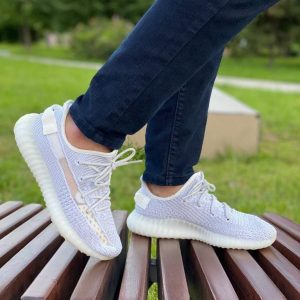 Кроссовки женские Adidas Yeezy Boost