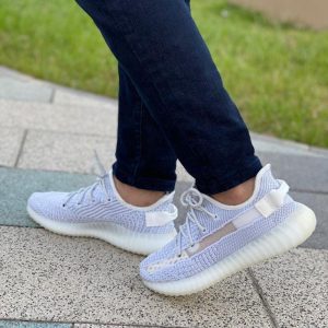 Кроссовки женские Adidas Yeezy Boost