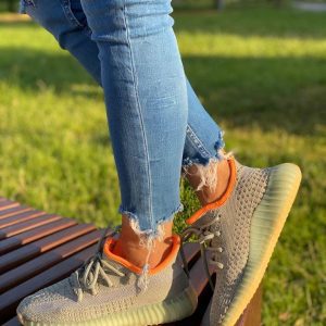 Кроссовки женские Adidas Yeezy Boost