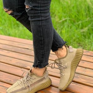 Кроссовки женские Adidas Yeezy Boost