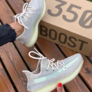 Кроссовки женские Adidas Yeezy Boost