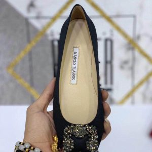 Балетки Manolo Blahnik Hangisi