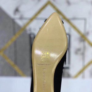 Балетки Manolo Blahnik Hangisi