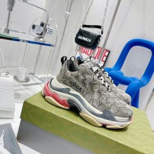 Кроссовки женские коллаборация Balenciaga и Gucci Triple S